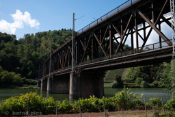 <div></div>